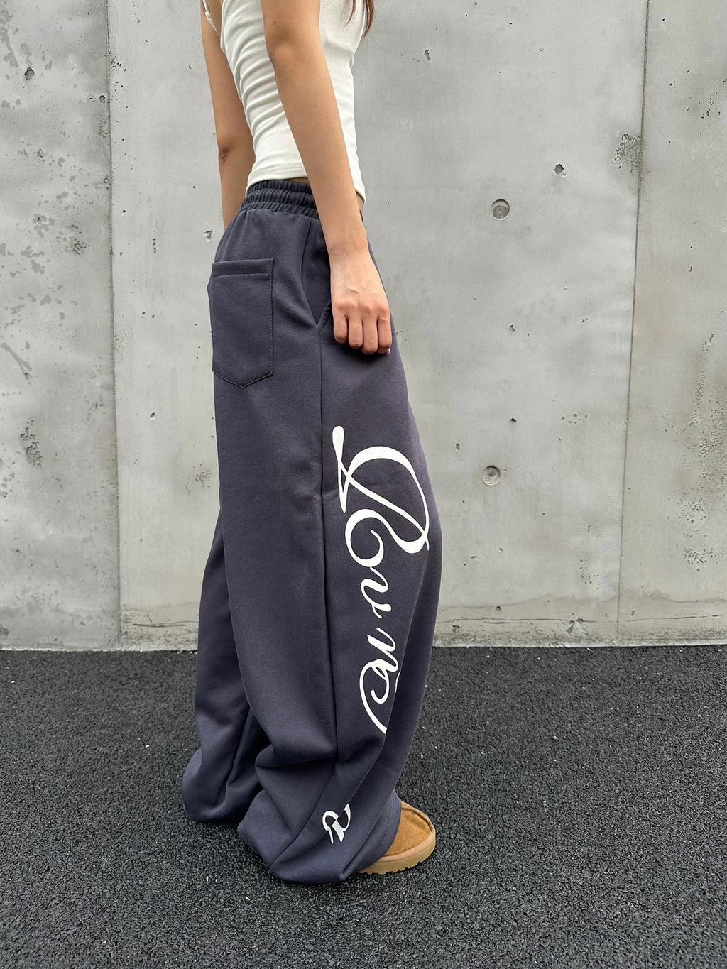 BADMUSE Letter Print Rivet Wide-Leg Drawstring Sweatpants
