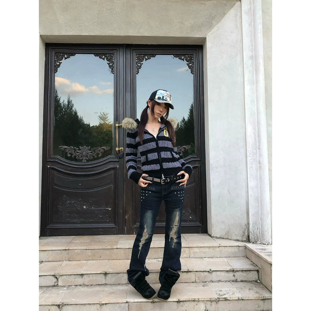 BADMUSE Rivet Distressed Straight Jeans