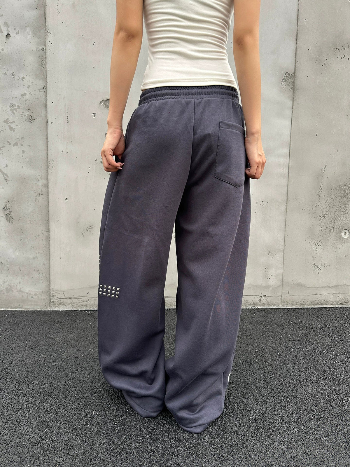 BADMUSE Letter Print Rivet Wide-Leg Drawstring Sweatpants